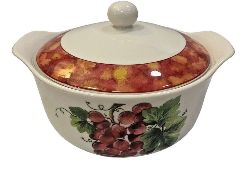 Royal Doulton 3Q Round Covered Casserole Vintage Grape (Rust Sponge Border) NWT